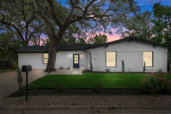 2204 Fair Oaks Dr, Austin
