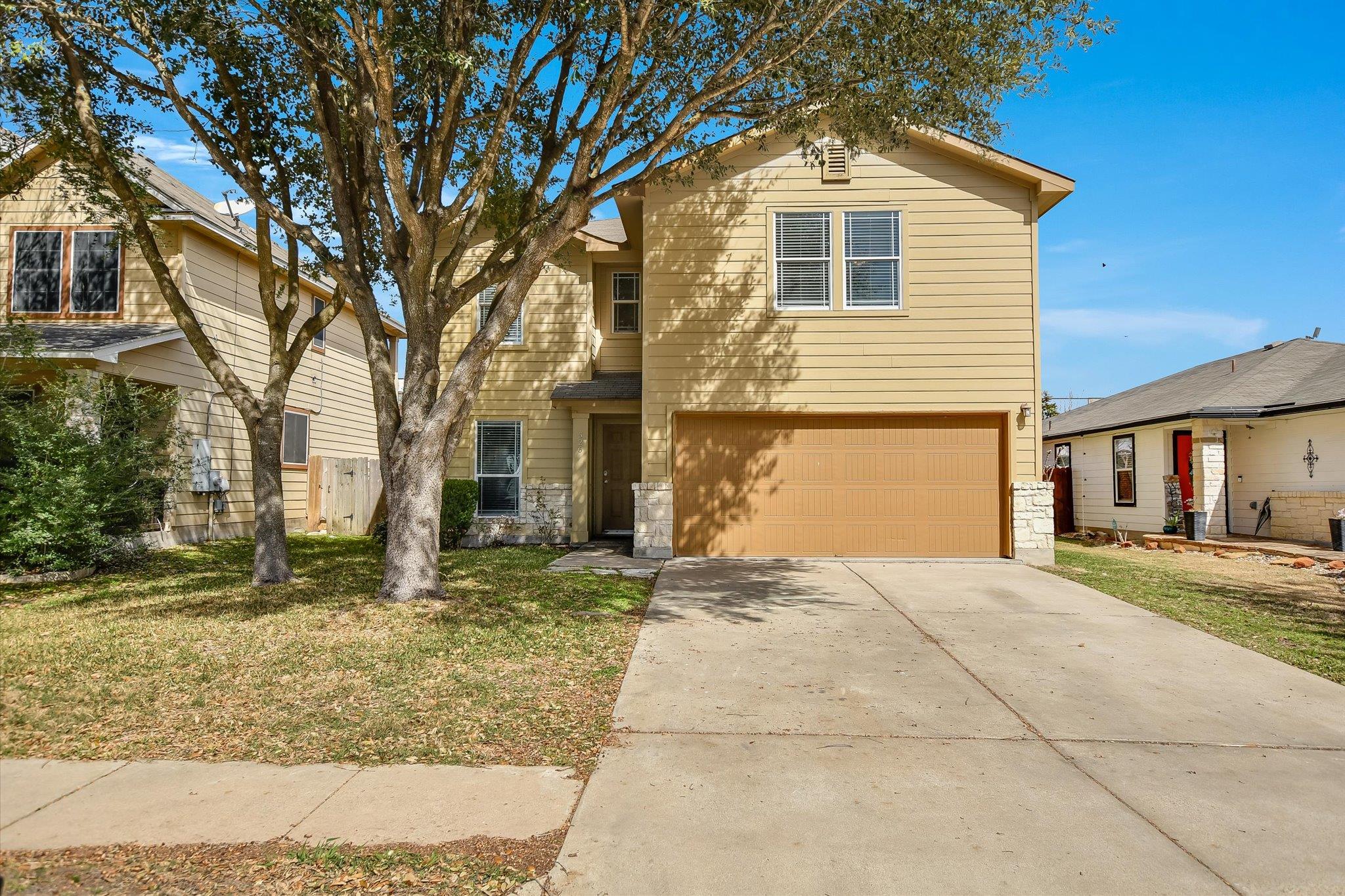 526 W Metcalfe St, Hutto