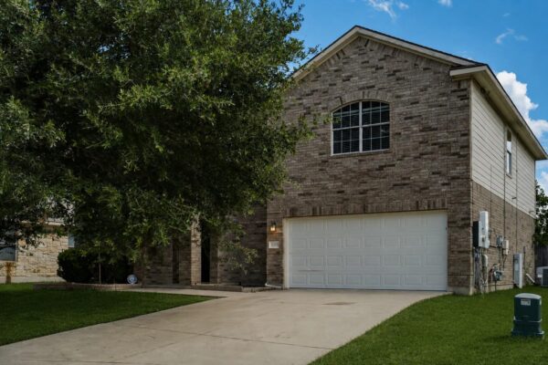 18305 Lake Edge Ct, Pflugerville