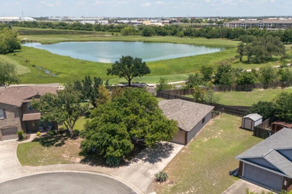 359 Spring Branch Loop, Kyle