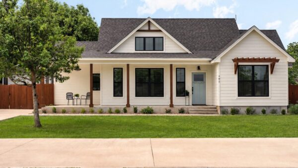 402 E Ash Dr, Johnson City