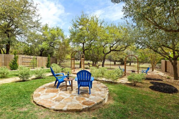 425 Catalina Ln, Austin