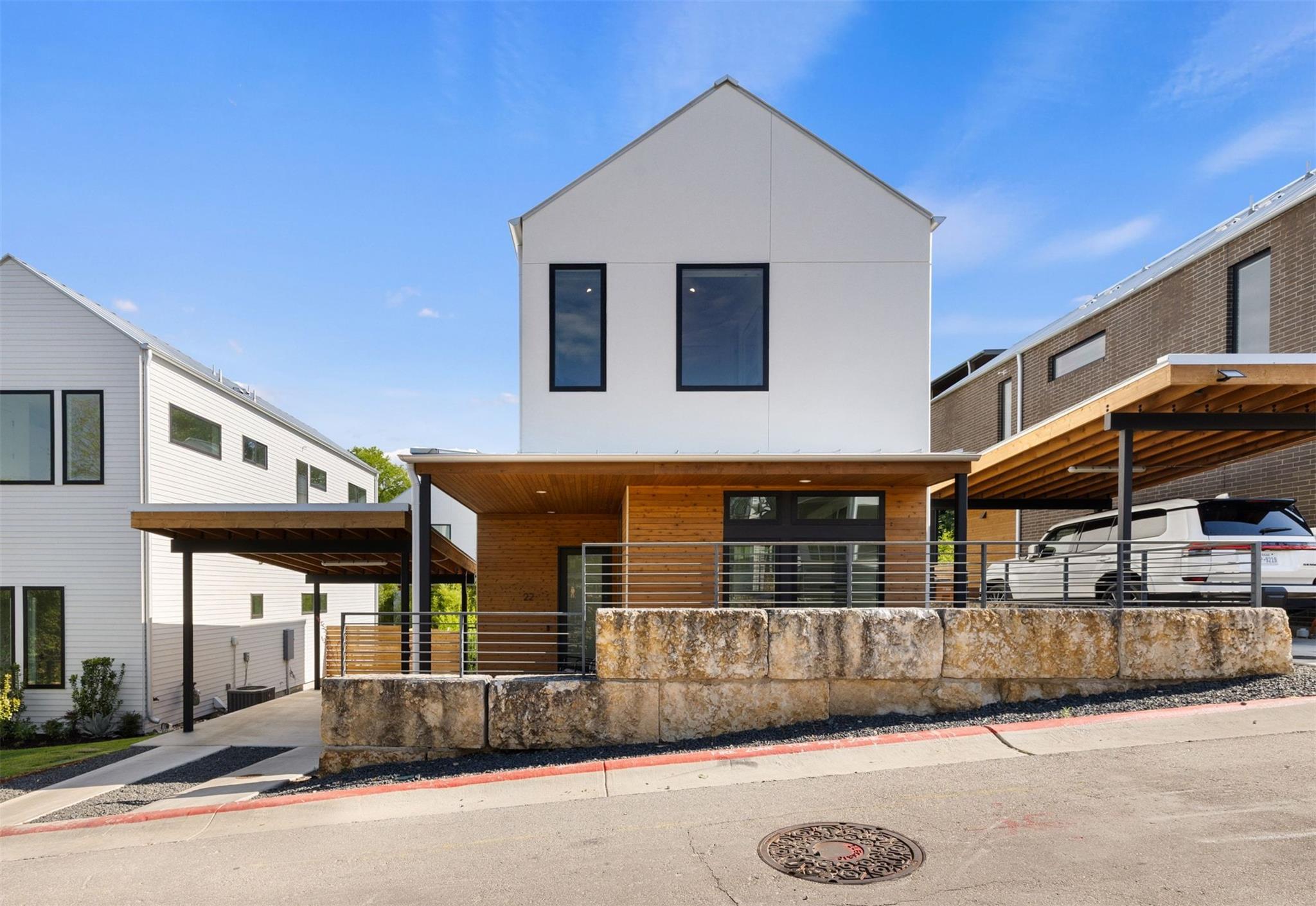 900 S 2nd St #22, Austin, TX 78704