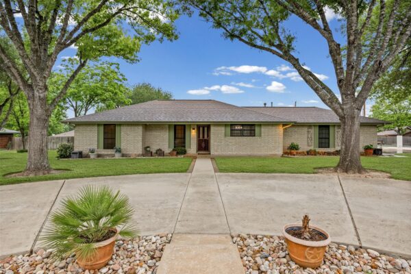 1608 Samoa Ct, Pflugerville