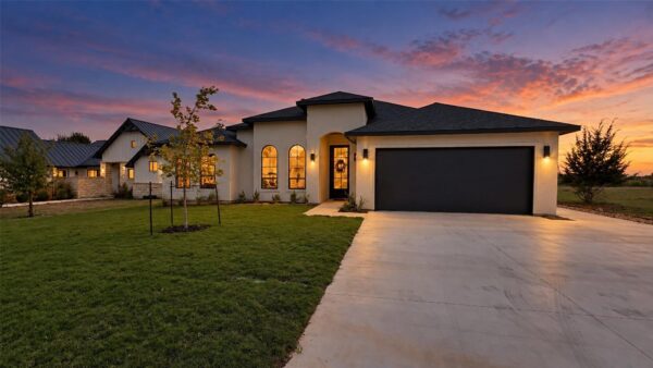 118 Roy Nichols Dr, Blanco