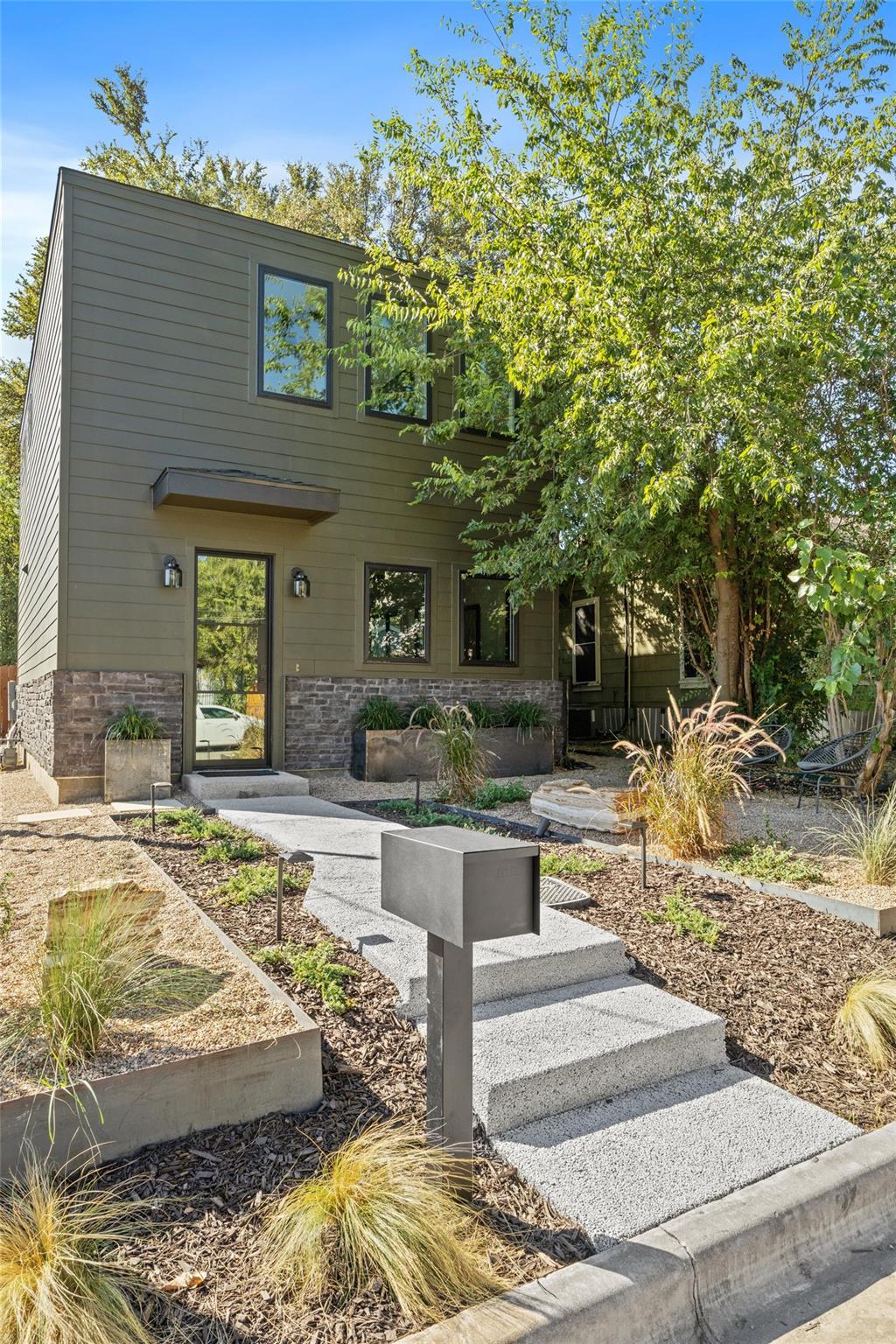 2305 E 21st St #2, Austin, TX 78722