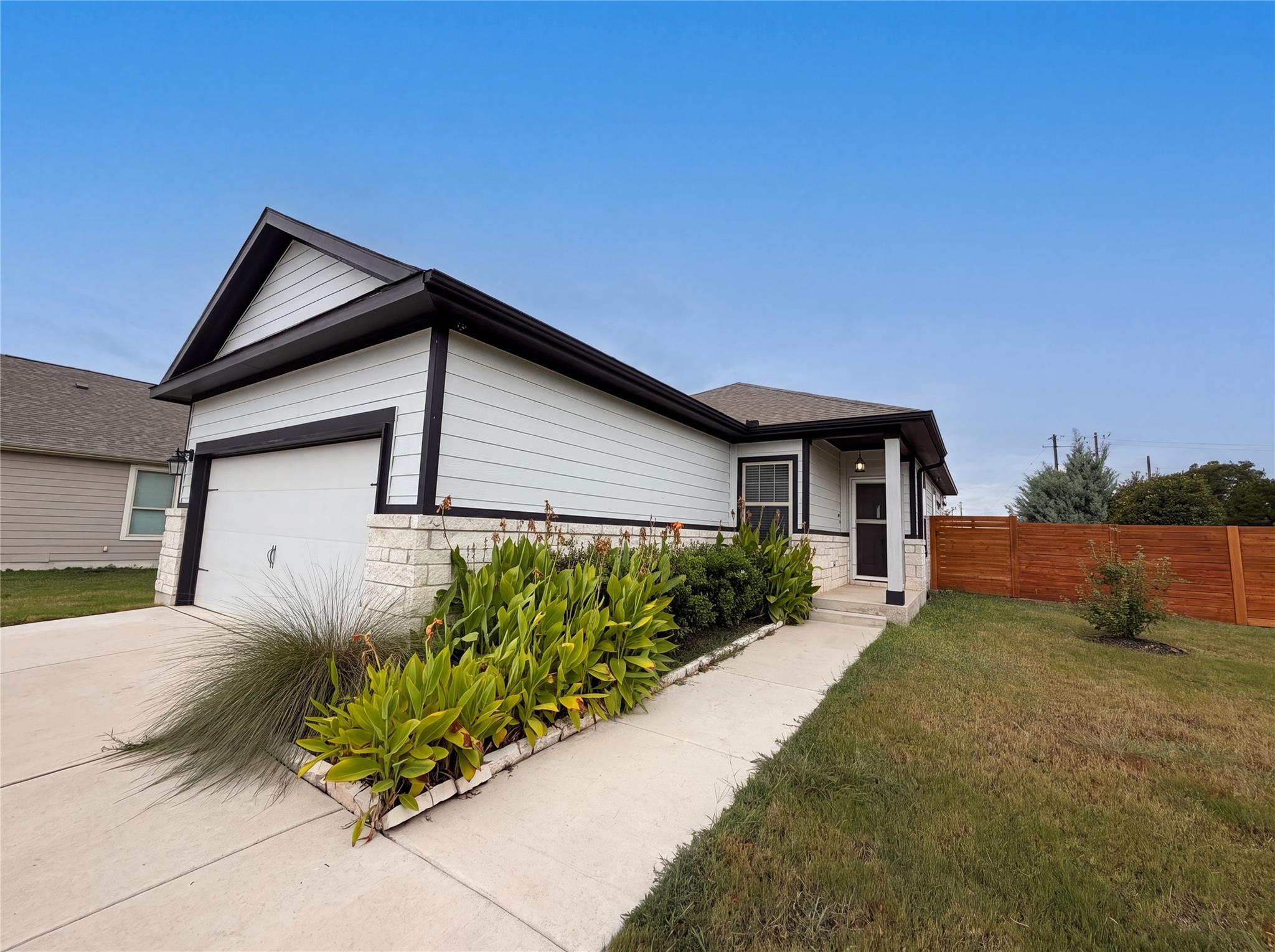 105 Syrah Ct, Leander, TX 78641