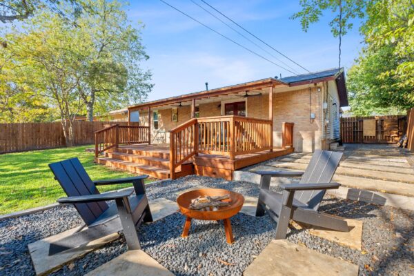8801 Redfield Ln, Austin