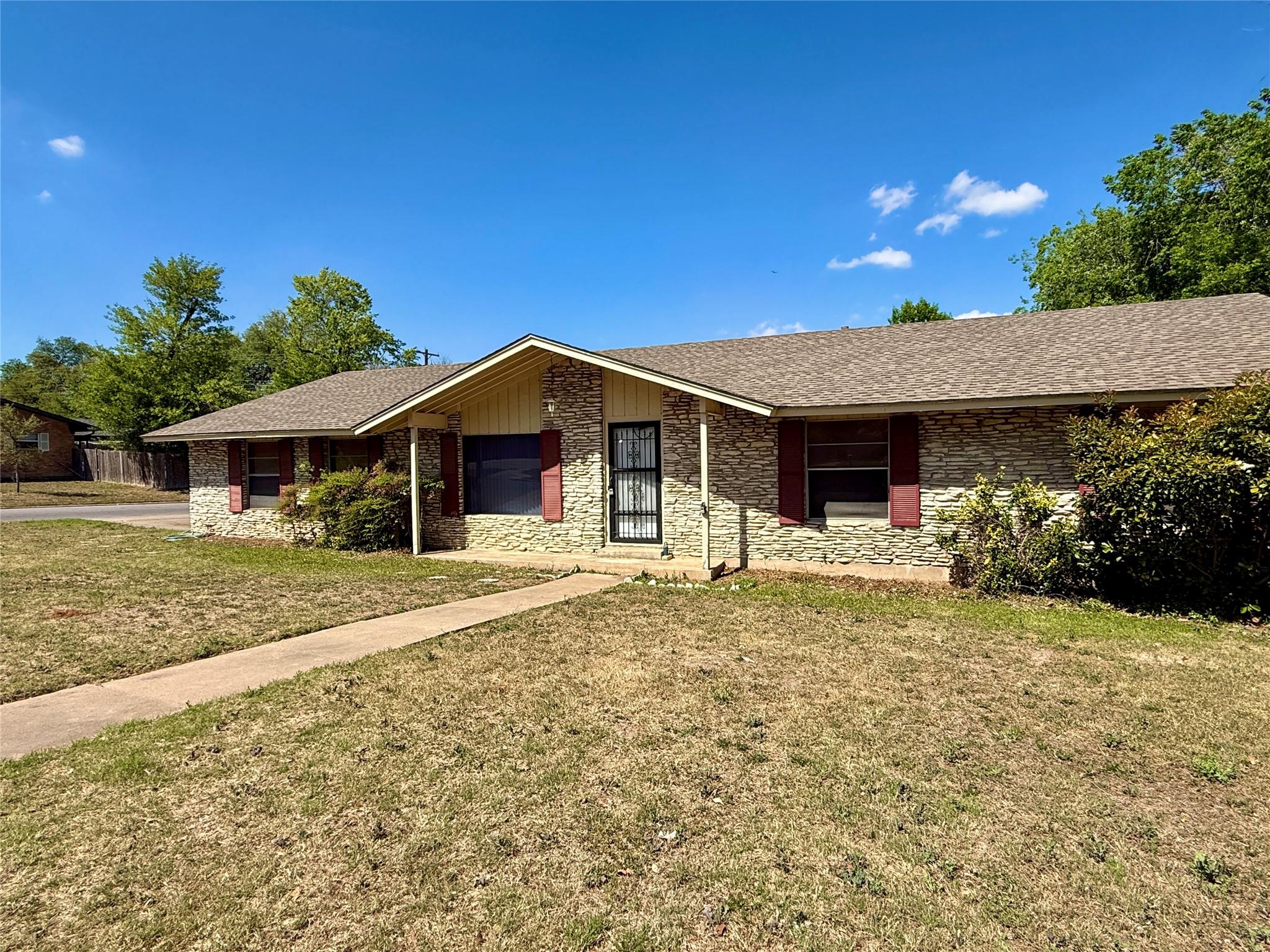 1000 Hollybluff St, Austin, TX 78753
