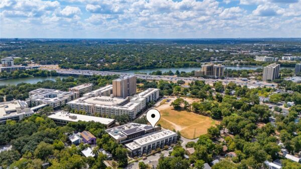 49 Navasota St #216, Austin