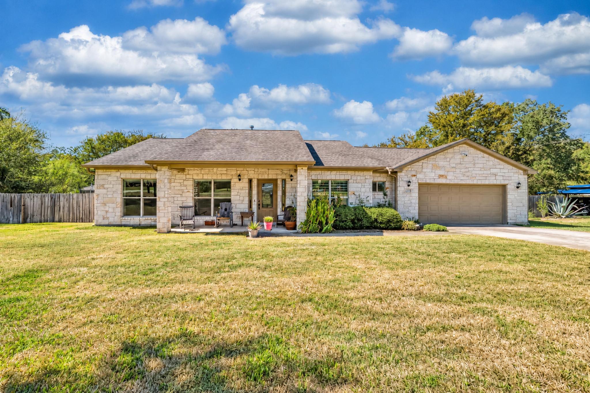140 Creekwood Trl, Cedar Creek, TX 78612