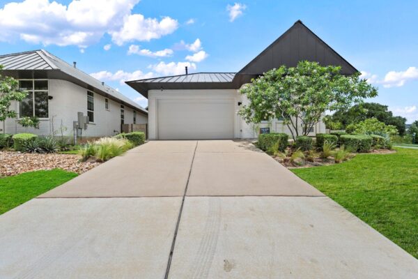 121 Rough Creek Rd, Georgetown