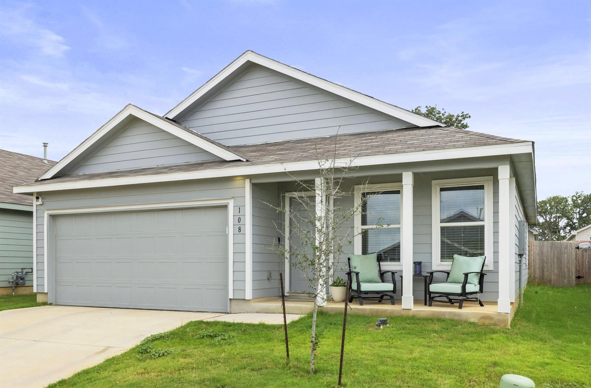 108 Ciarans Crossing Dr, Fredericksburg, TX 78624