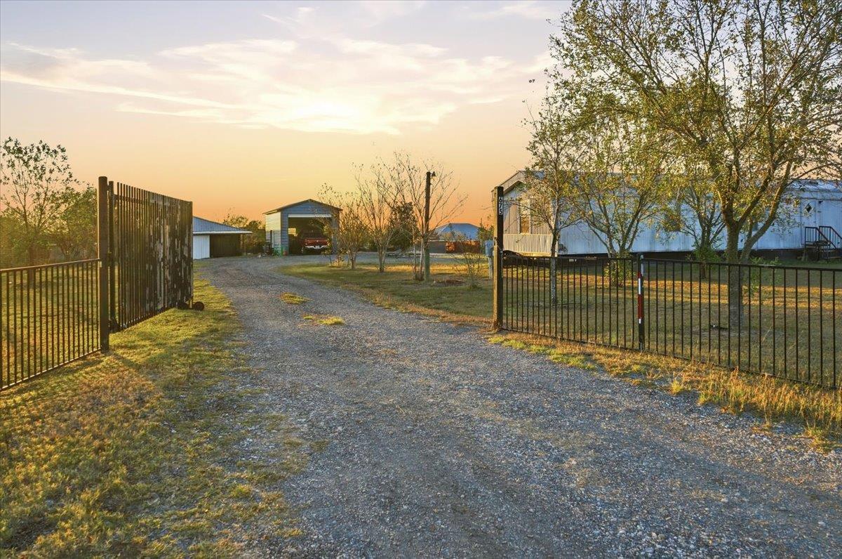 675 Highland Ranch Way, Dale, TX 78616