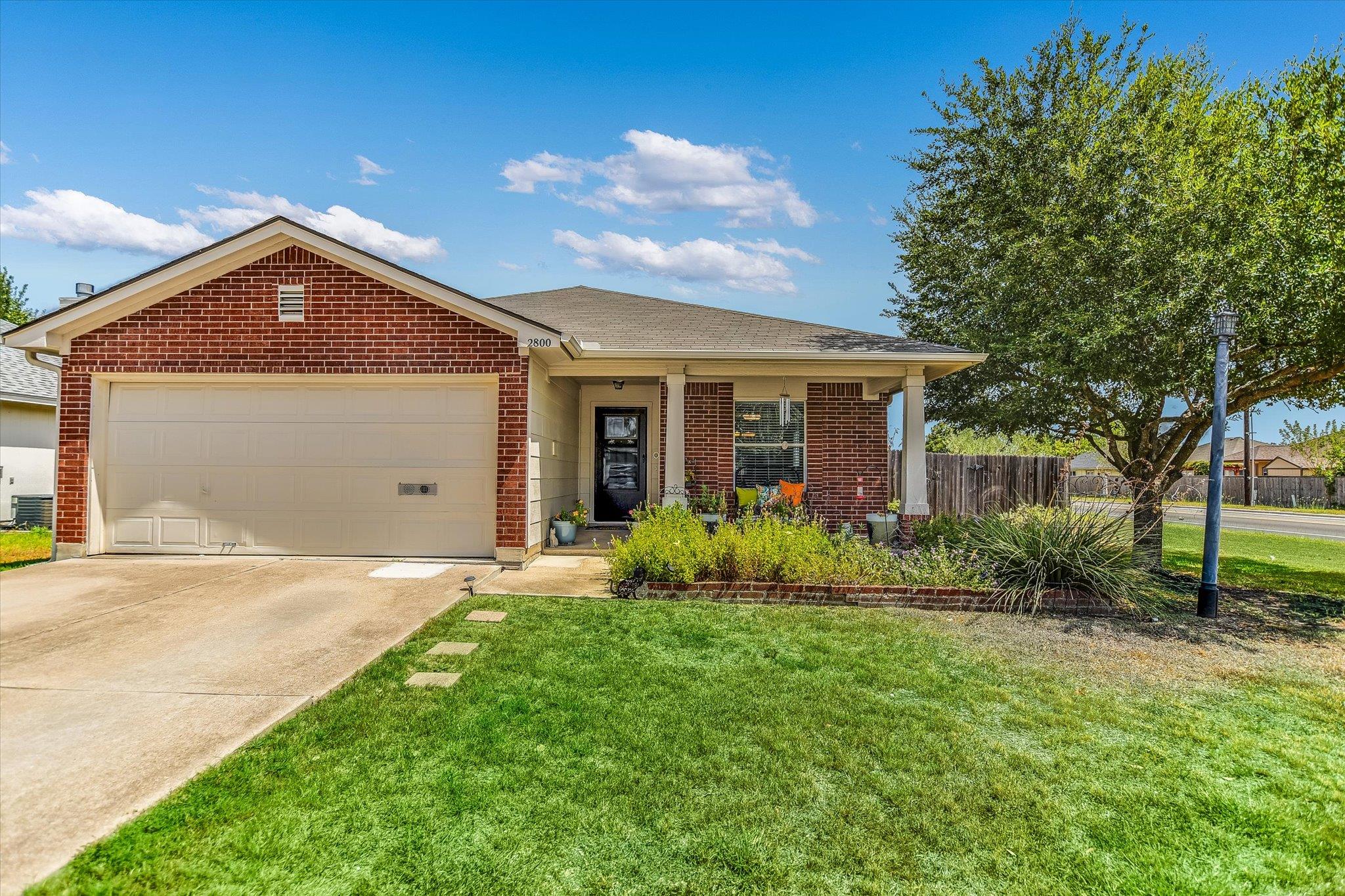 2800 Tyler Ln, Taylor, TX 76574
