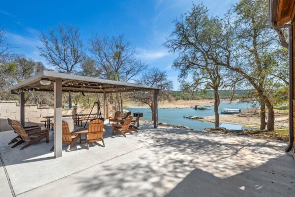 2903 Oak Ridge Dr, Spicewood