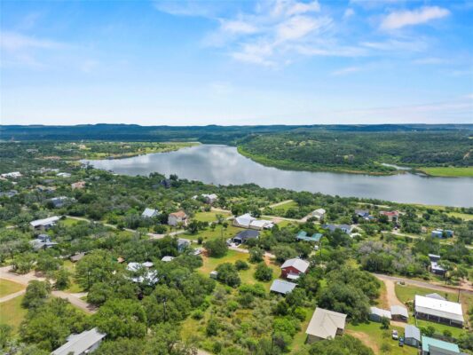 503 Chantilly Ln, Spicewood