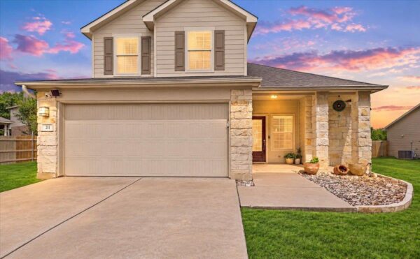 211 Falcon Ln, Leander