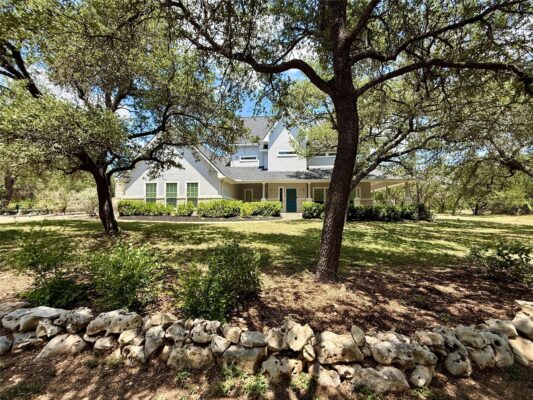 670 Woodland Dr, Driftwood