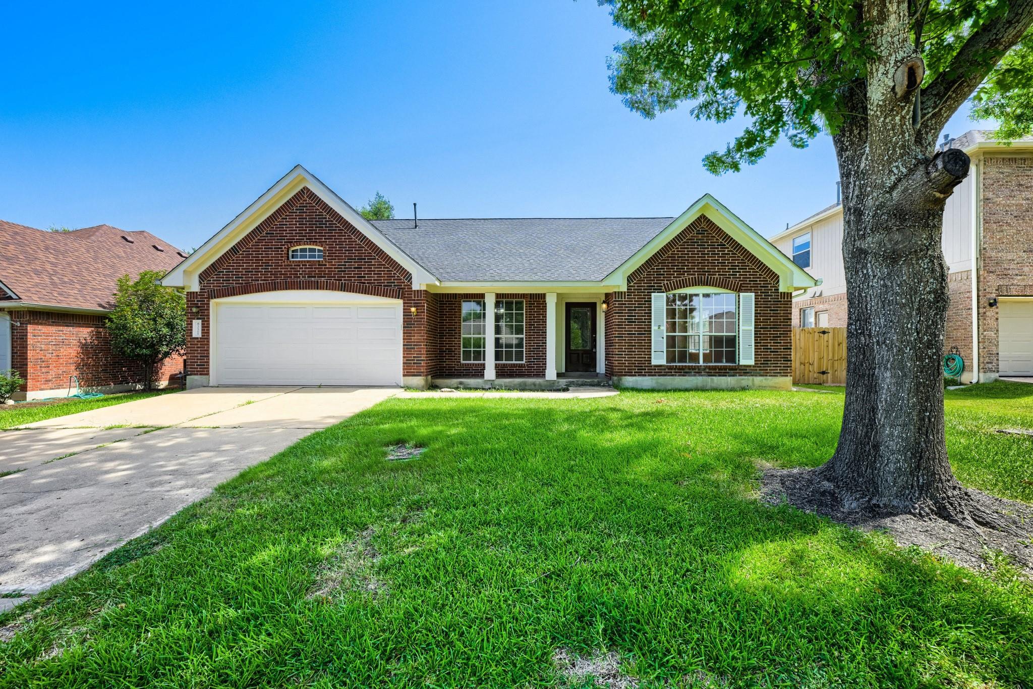 8221 MANX Dr, Round Rock, TX 78681