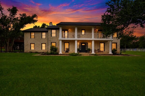 2204 Walsh Dr, Round Rock