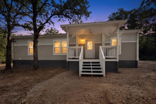 300 Flaming Oak Dr, Bastrop