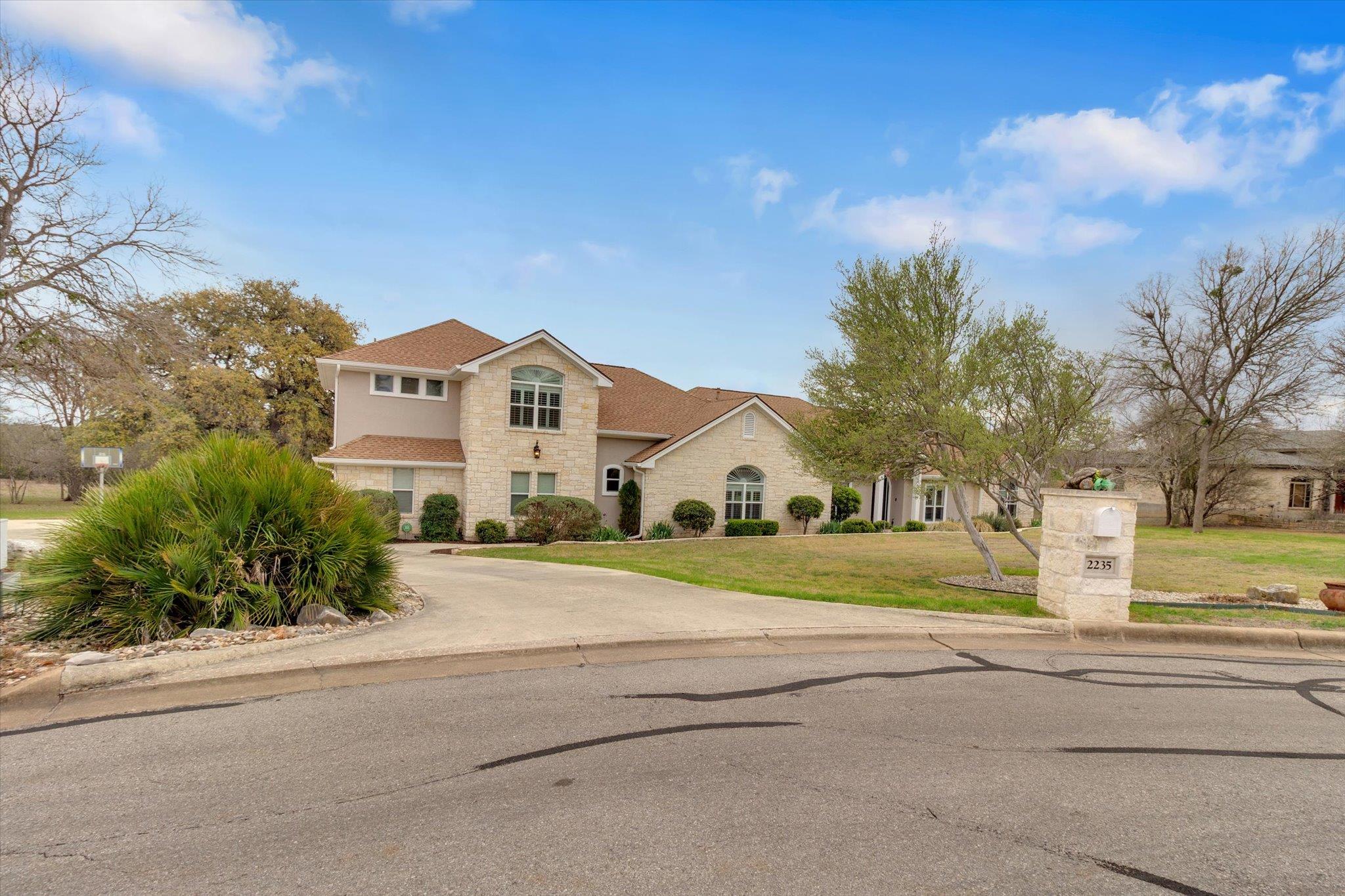 2235 Summit Ridge Dr, San Marcos, TX 78666