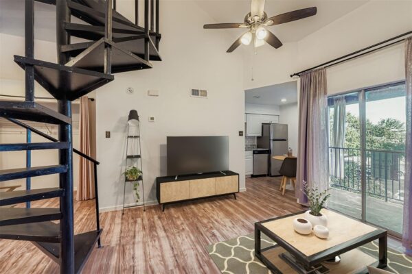 1840 Burton Dr #208, Austin