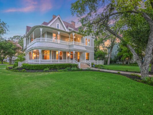 1402 Church St, Bastrop