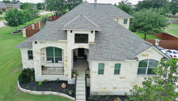 102 McCoy Cir, Bastrop