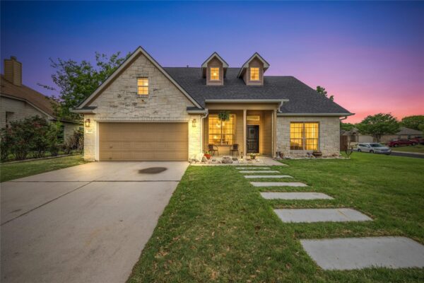 300 River Bluff Cir, Georgetown