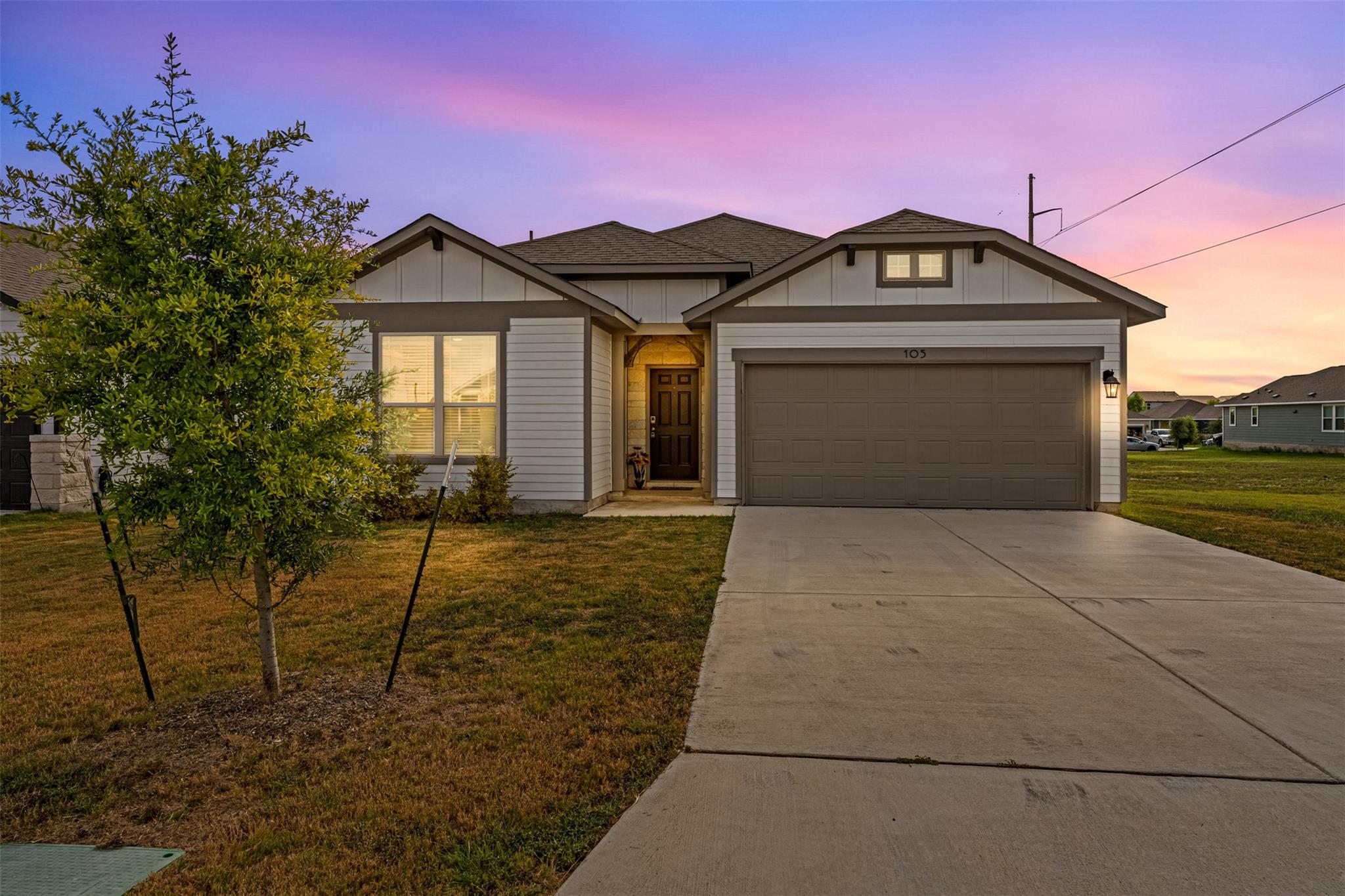 105 Kellys Heroes Way, Jarrell, TX 76537