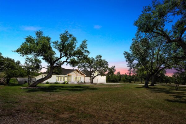717 E Creek Dr, Dripping Springs