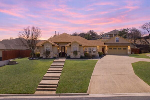 1135 Redleaf Dr, Nolanville