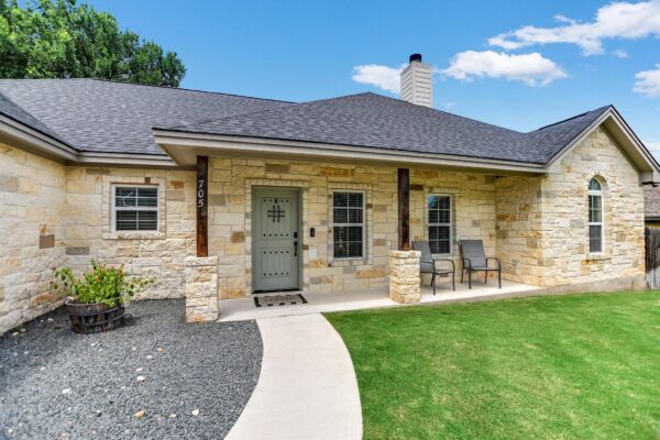 705 Woodland Park Dr, Marble Falls