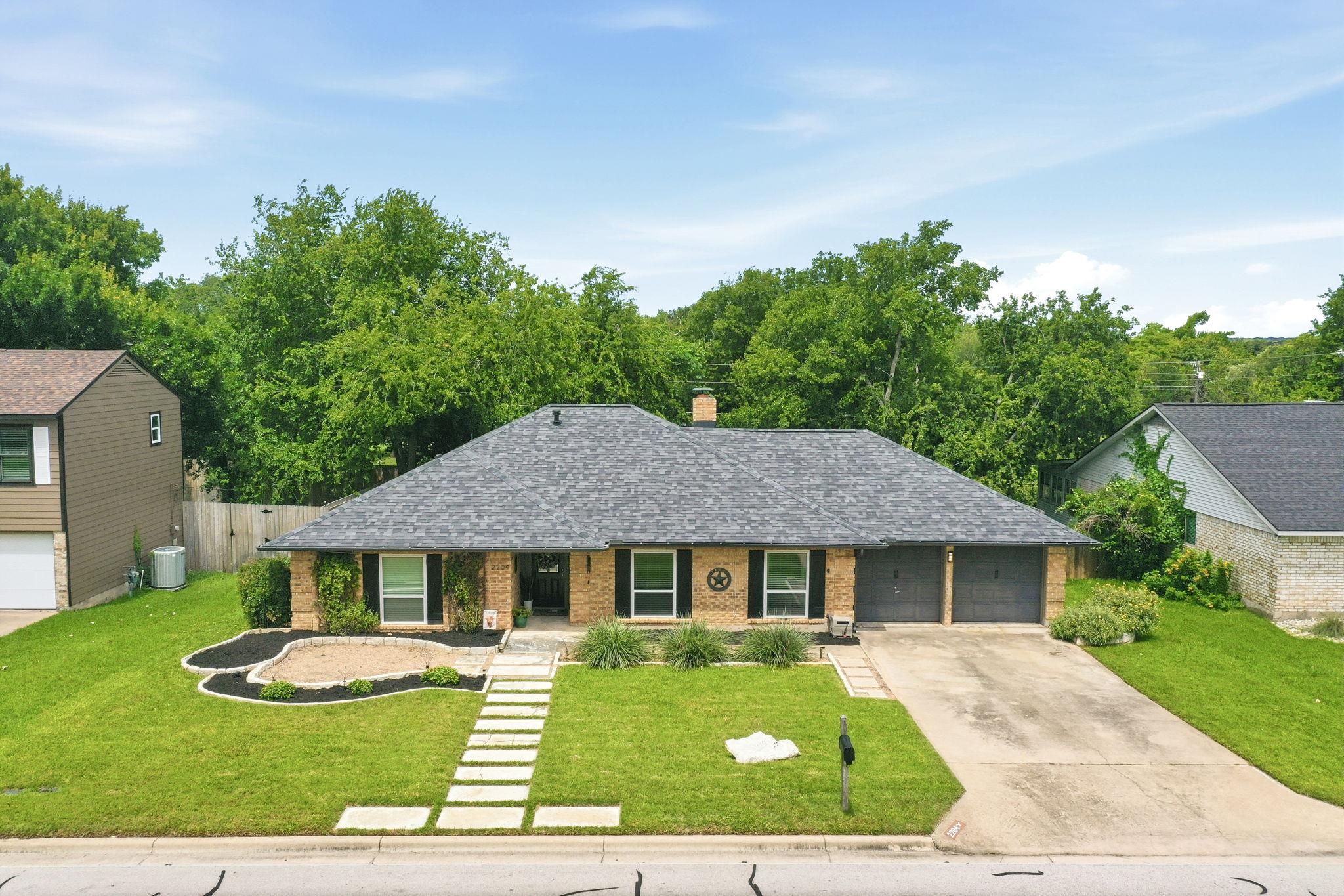 2204 Creekview Dr, Round Rock, TX 78681