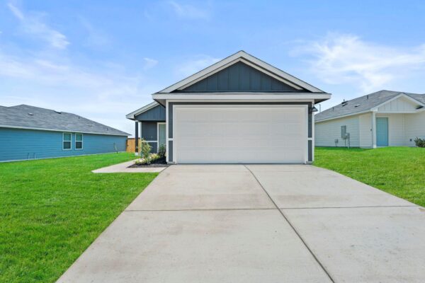307 Wild Goose Dr, Luling