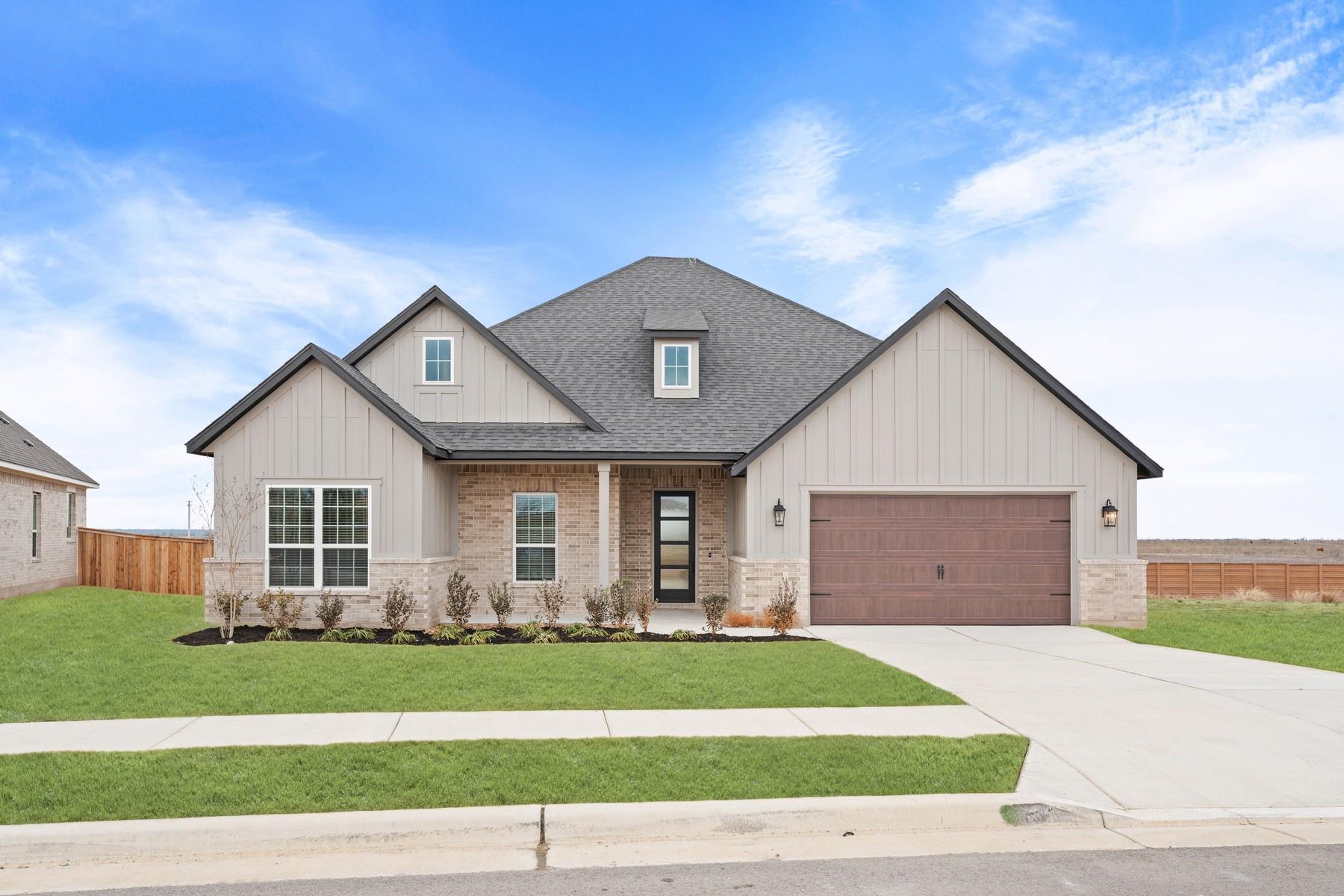 309 East Luna Blue Ln, Jarrell, TX 76537