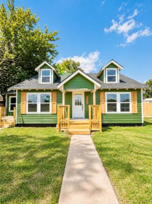 223 NW Front St, Bartlett