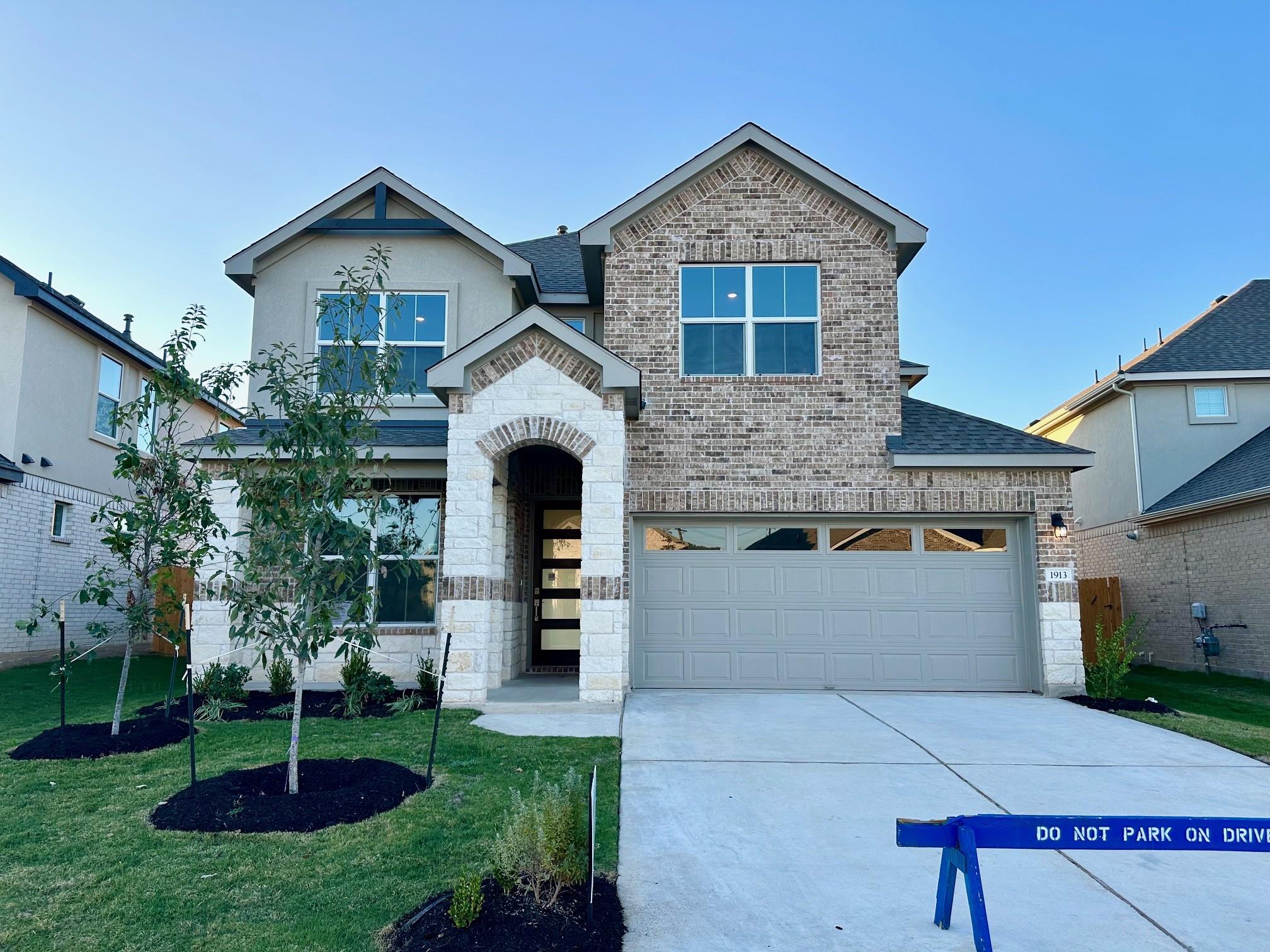 1913 Crooked Creek St, Leander