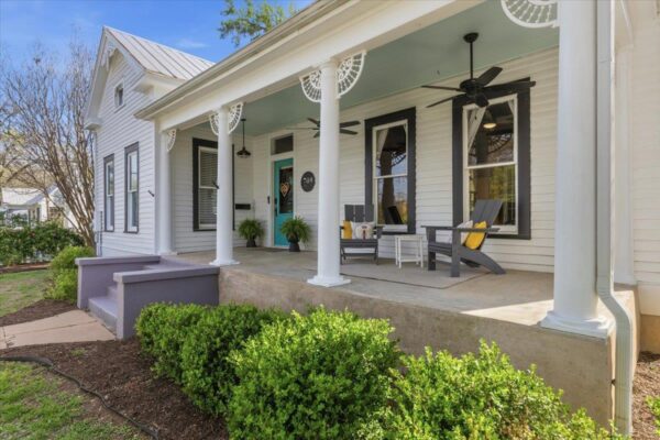 709 Hill St, Bastrop