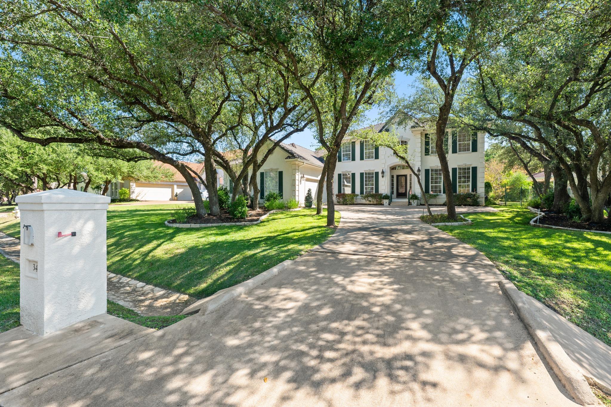 34 Hedgebrook Way, The Hills, TX 78738