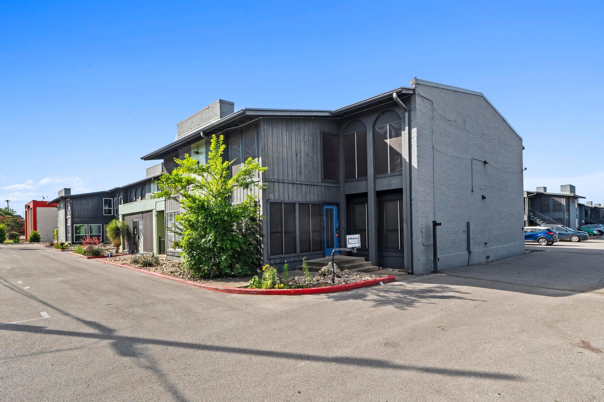 909 Reinli St #101, Austin, TX 78751