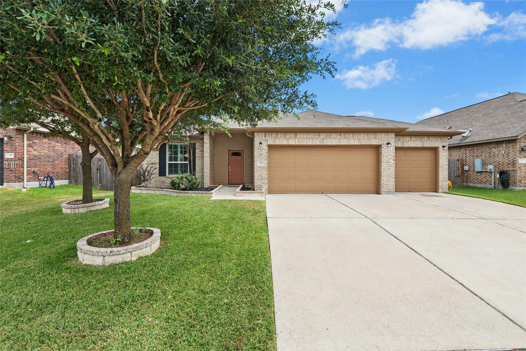 151 Plantain Dr, Hutto, TX 78634