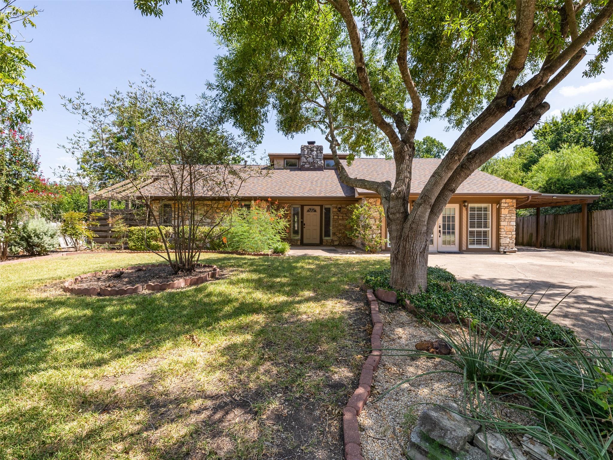 2101 Kent St, Taylor, TX 76574