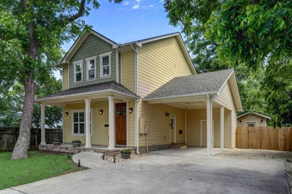 1103 Farm St, Bastrop
