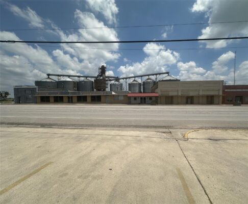 8 W Mesquite Ave, Rogers