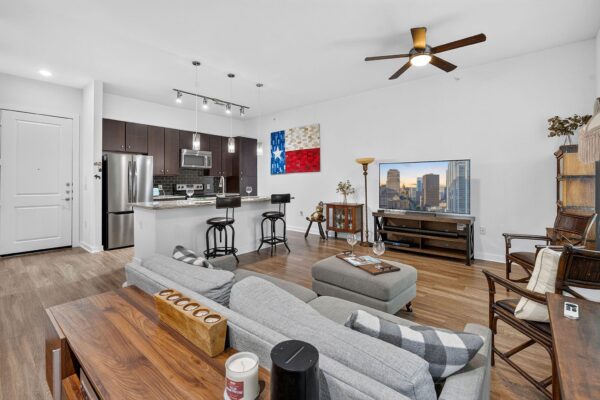 1900 Barton Springs Rd #2047, Austin