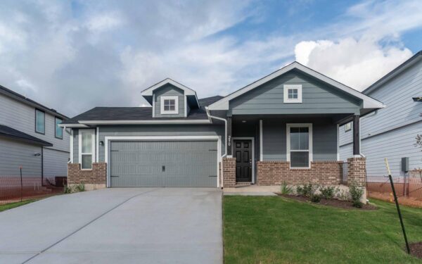 290 Yosemite Dr, Kyle