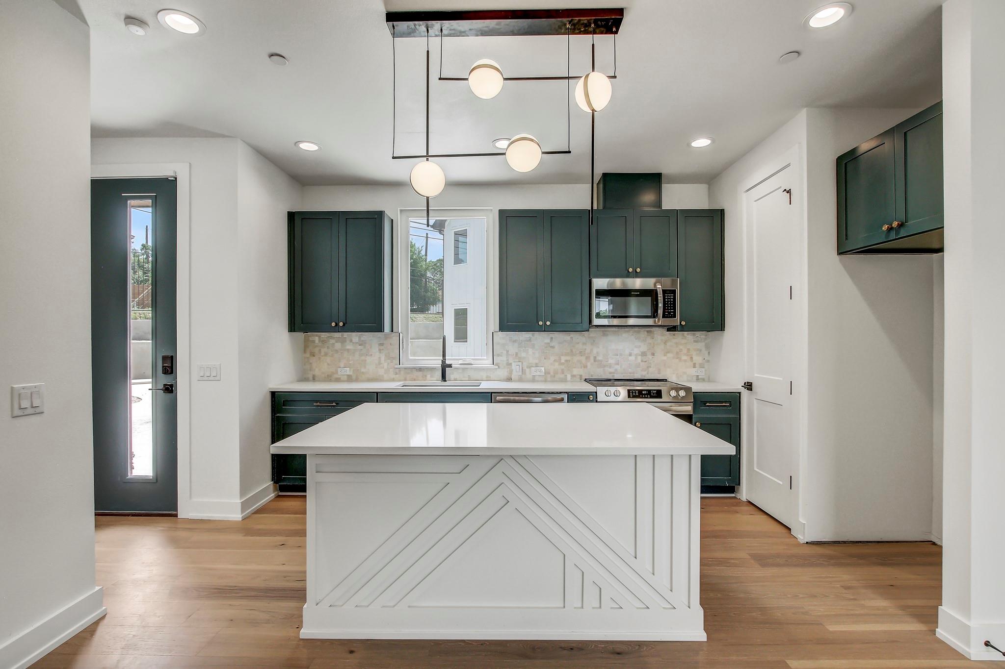 4127 E 12th St #5, Austin, TX 78721